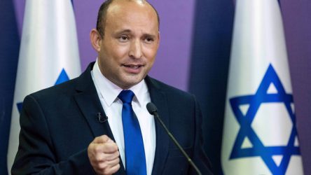 Palestinians see little difference in old and new Israeli leaders
