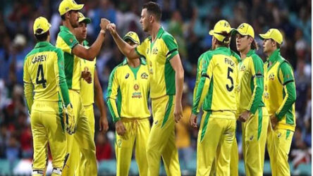 Australian cricket team arrives in Dhaka